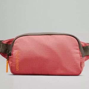 Lululemon Everywhere Mini Belt Bag Brier Rose 0.7L Athleisure Activewear Unisex